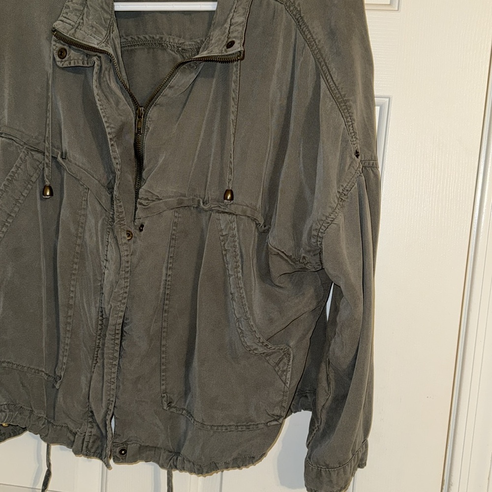 Green jacket - Picture 2 of 6